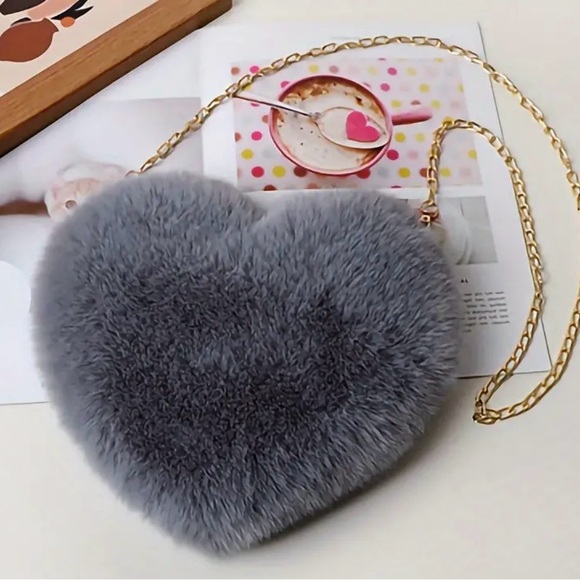 Plush Heart-Shaped Crossbody Bag, Gray, Gold Chain, Trendy & Cute Purse - Picture 3 of 14